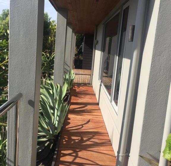 פנסיון Waterfront Bliss