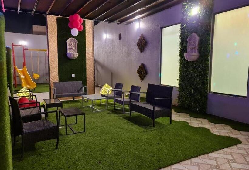 リゾートホテル شاليهات درة نجد