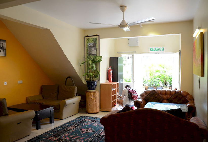 هاستل Father S Guest House