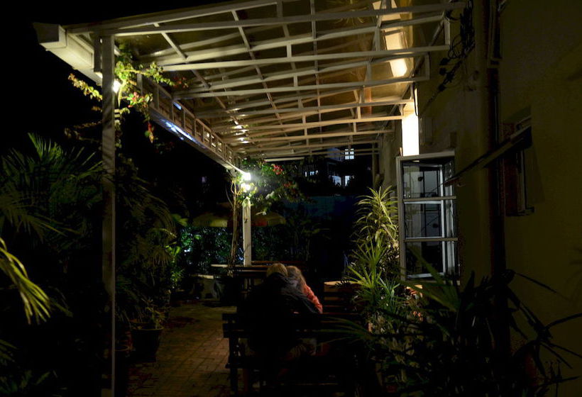 فندق صغير Father S Guest House