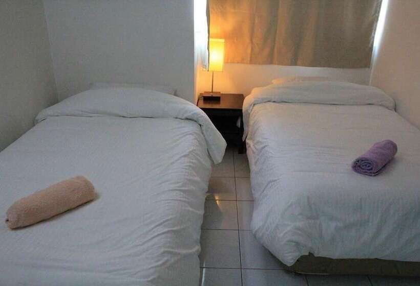 فندق صغير Nautilus Bay Home Inn