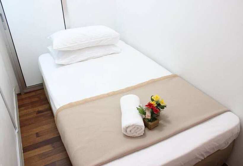 فندق صغير Nautilus Bay Home Inn