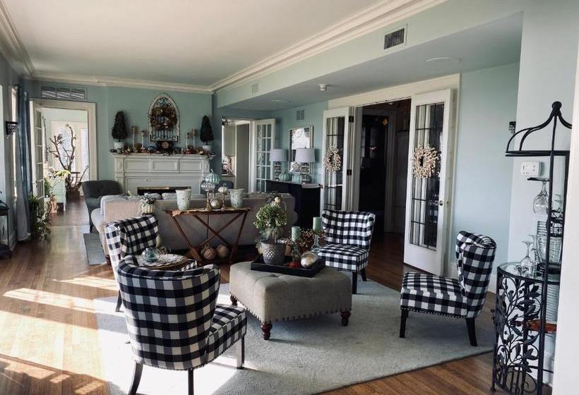 مبيت وإفطار Lochnaiar Inn