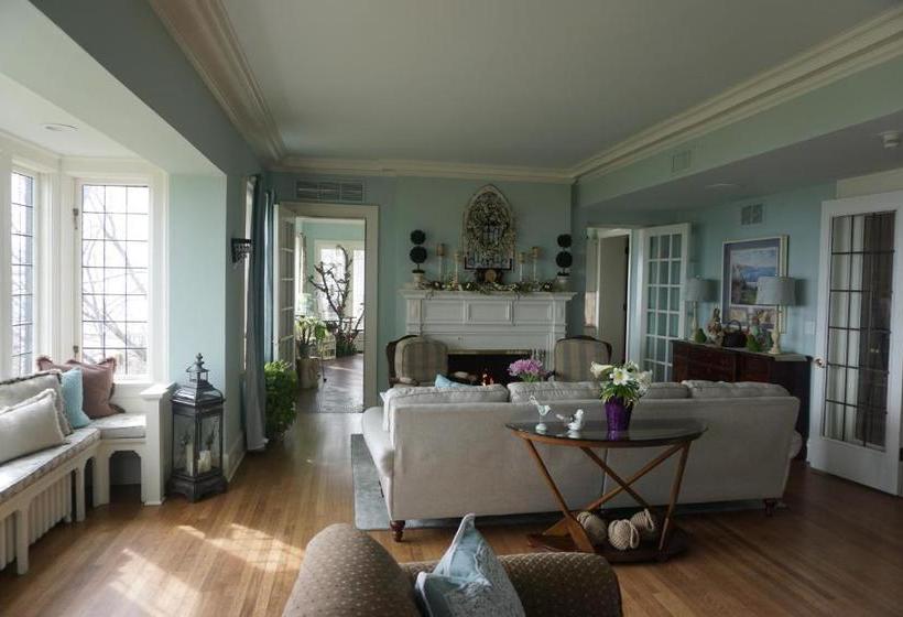 مبيت وإفطار Lochnaiar Inn