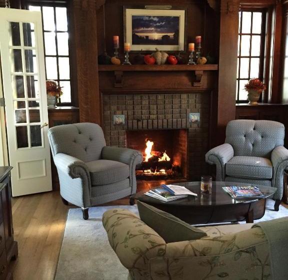 مبيت وإفطار Lochnaiar Inn