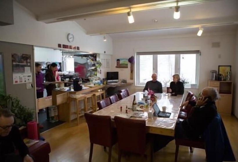 Bed and Breakfast The Red Ski House