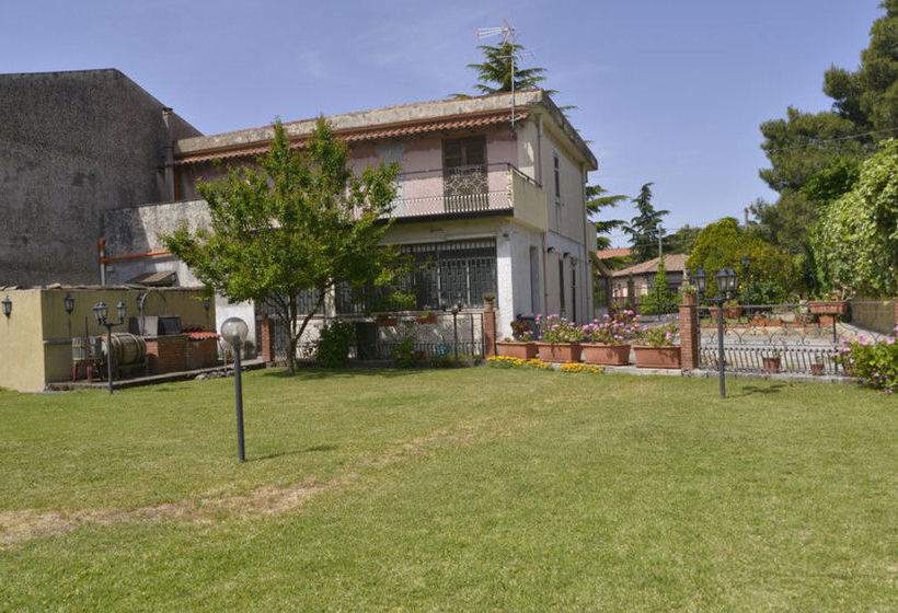 مبيت وإفطار Villa Sole Dell'etna