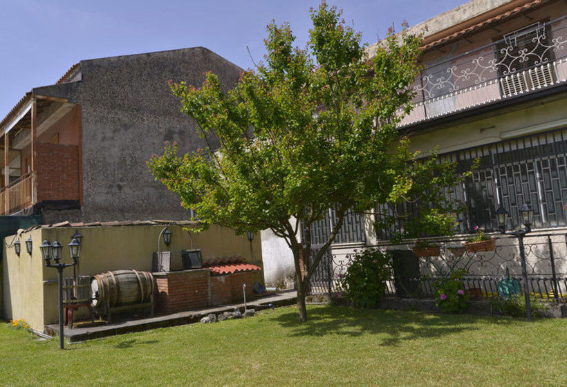 مبيت وإفطار Villa Sole Dell'etna