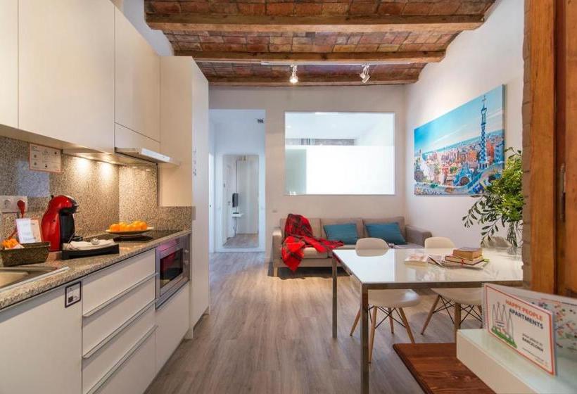 Happy People Sagrada Familia Apartments