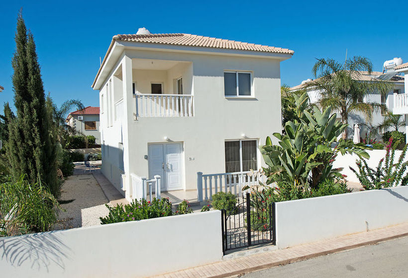 Hara Nissi Beach Villas