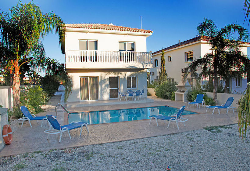 Hara Nissi Beach Villas