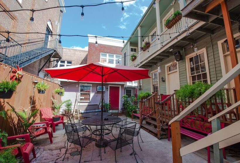 Hostel Auberge Nola