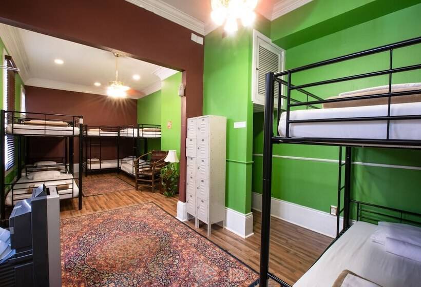 Hostel Auberge Nola