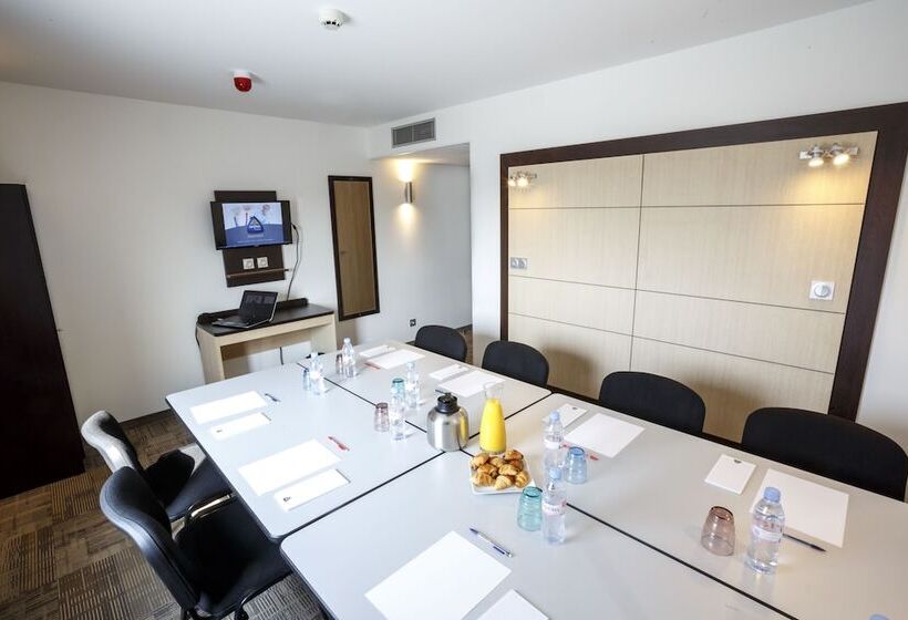 בית מלון כפרי Akena City Reims Bezannes