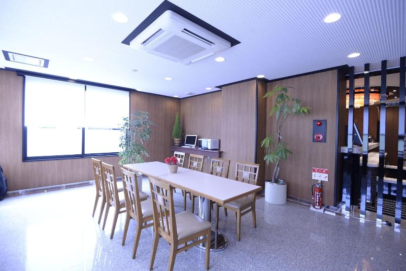 Apa Hotel Nishimaizuru Ekimae