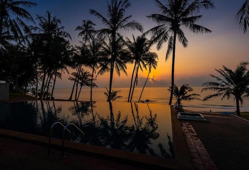 בית מלון כפרי Bansaithong Beach Resort