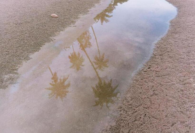 בית מלון כפרי Bansaithong Beach Resort