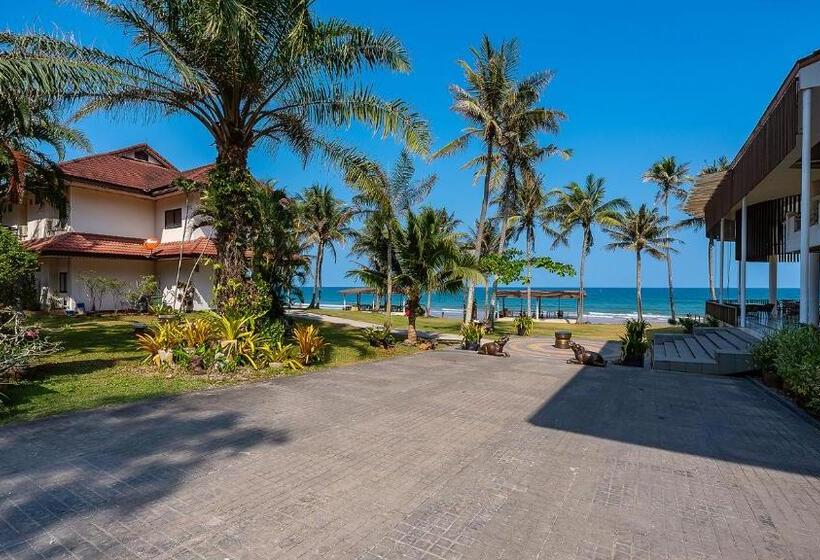 בית מלון כפרי Bansaithong Beach Resort