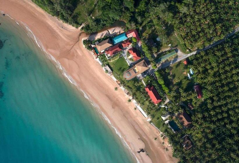 בית מלון כפרי Bansaithong Beach Resort