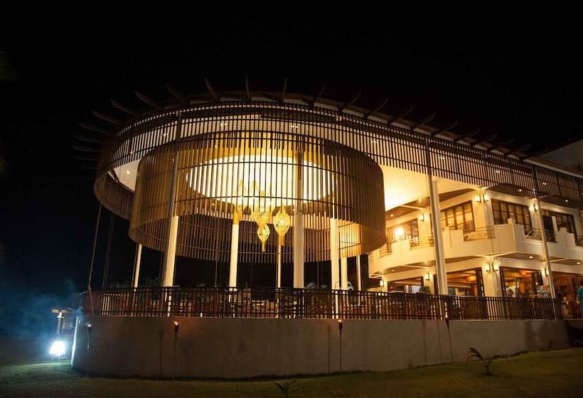 בית מלון כפרי Bansaithong Beach Resort