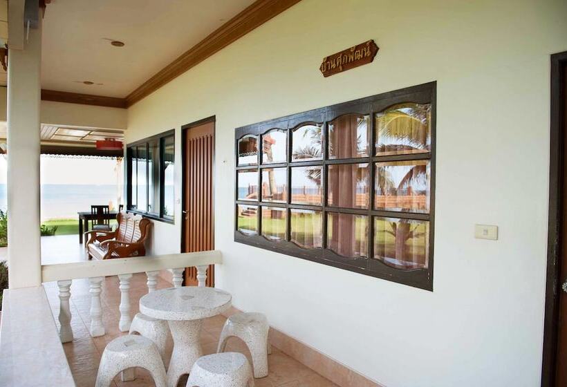 בית מלון כפרי Bansaithong Beach Resort