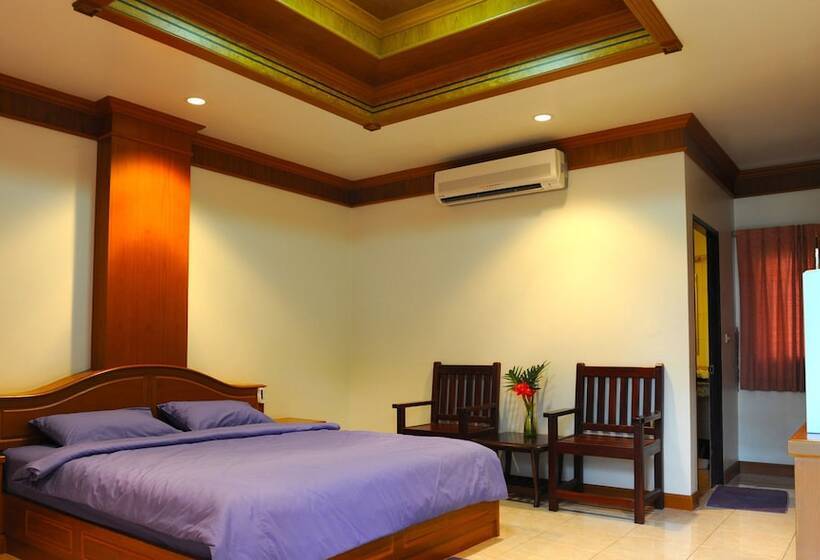 בית מלון כפרי Bansaithong Beach Resort