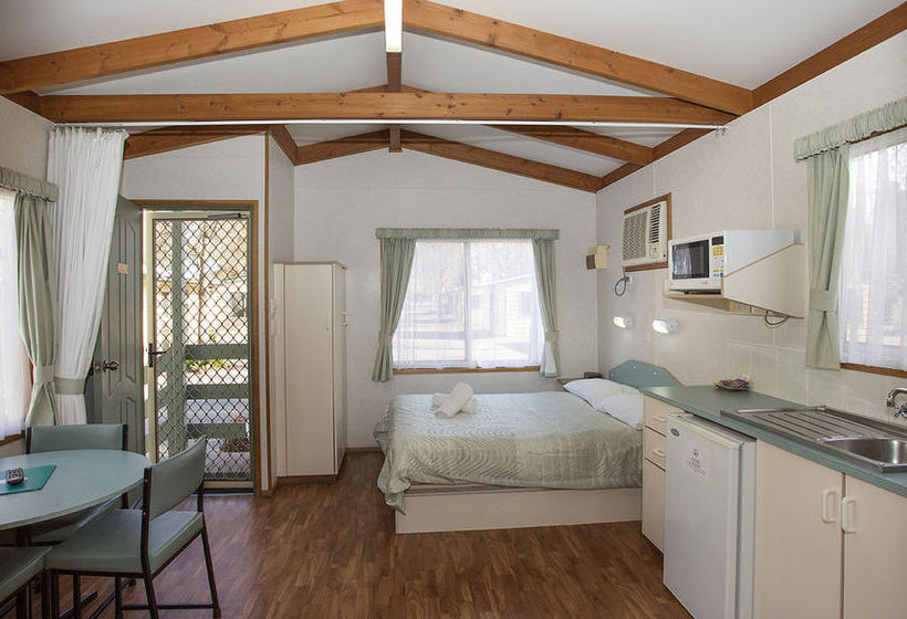 Отель Barossa Tourist Park