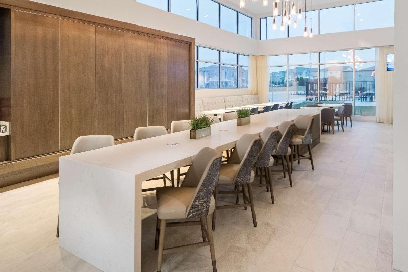 בית מלון כפרי Best Western Plus Drayton Valley All Suites