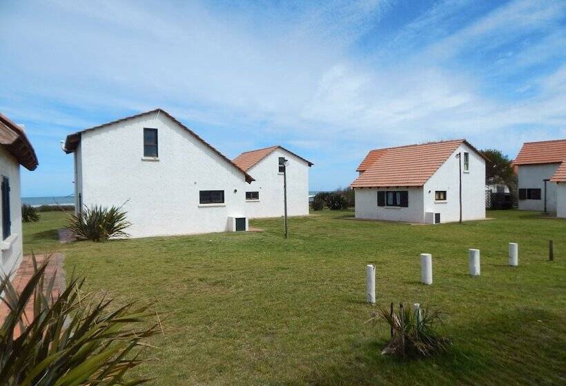 Отель Bungalows Costa Esmeralda