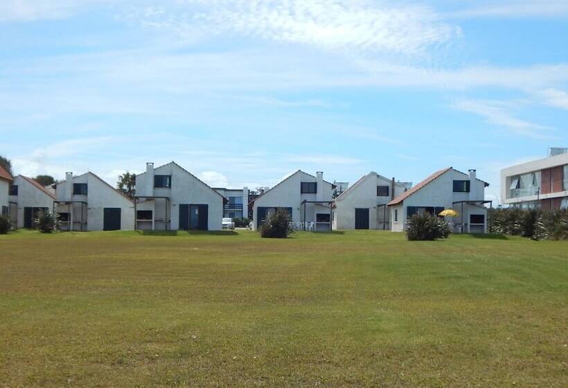 Отель Bungalows Costa Esmeralda