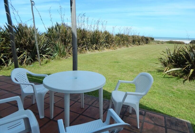 Отель Bungalows Costa Esmeralda