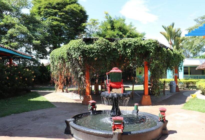 هتل Campestre La Tata