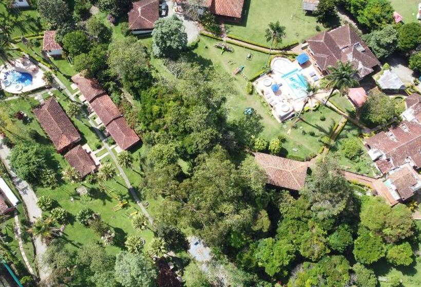 هتل Campestre La Tata