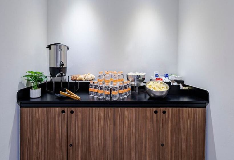 酒店 City Express By Marriott Guadalajara Aeropuerto