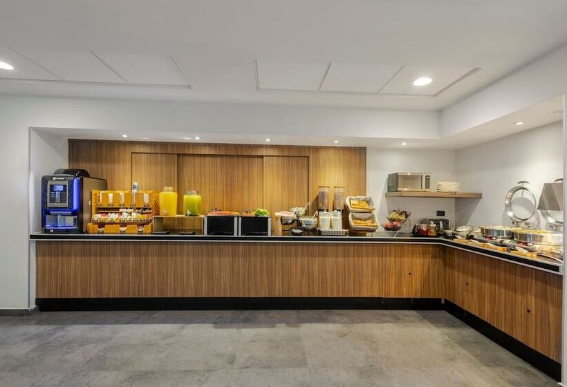 酒店 City Express By Marriott Guadalajara Aeropuerto