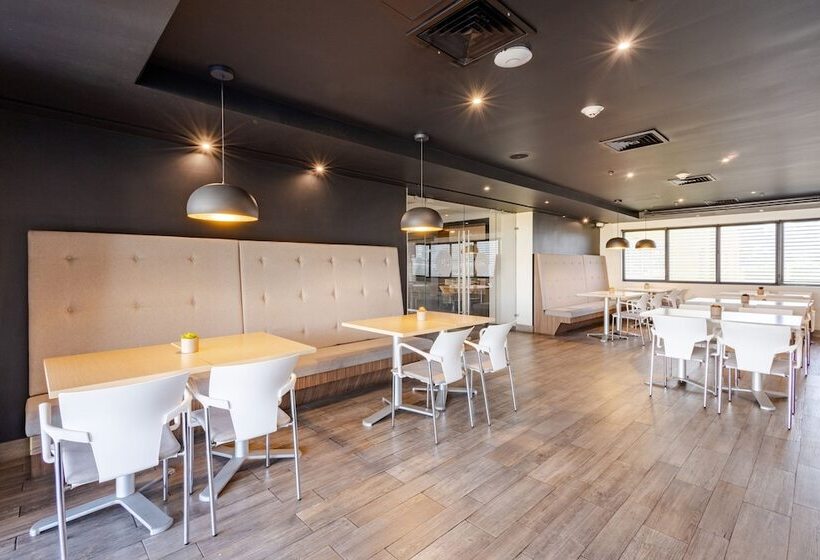 酒店 City Express By Marriott Guadalajara Aeropuerto