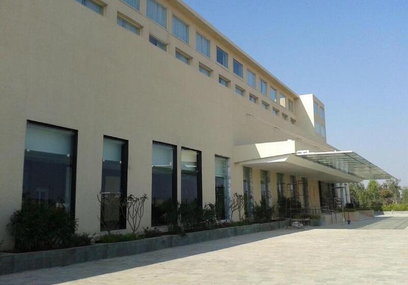 فندق Courtyard By Marriott Bilaspur