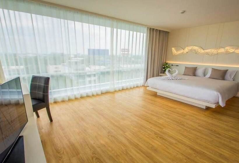 Crystal Hotel Hat Yai