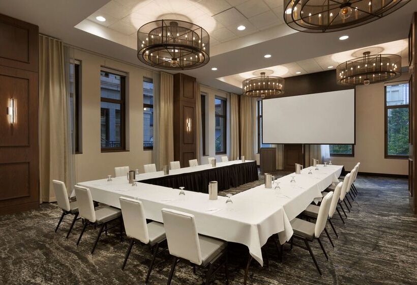 호텔 Embassy Suites By Hilton Pittsburgh Downtown