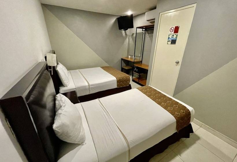 Отель Esmeralda S