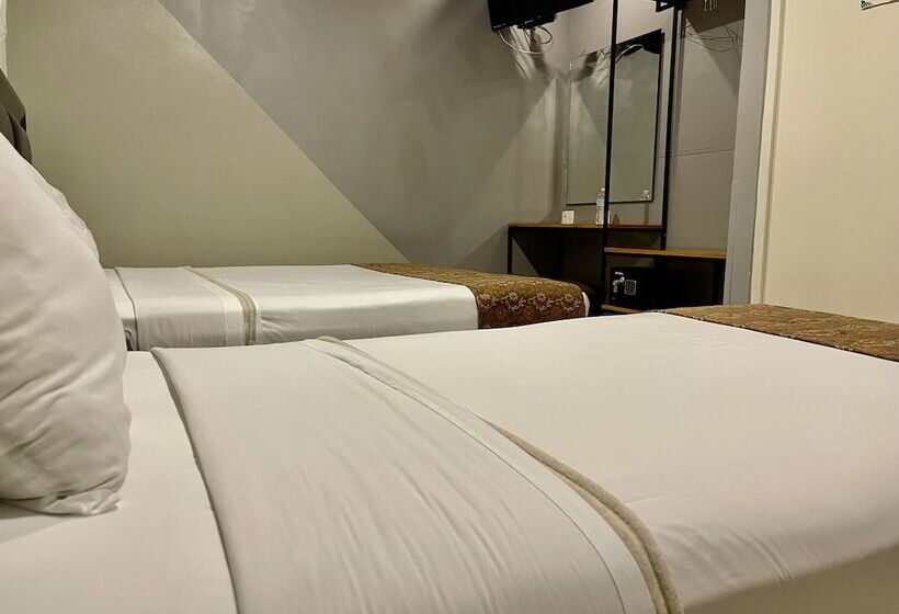 Отель Esmeralda S