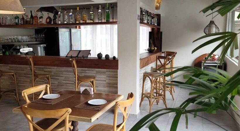 בית מלון כפרי Hiu