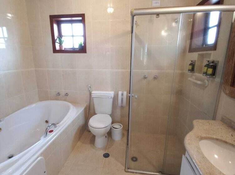 בית מלון כפרי Hiu