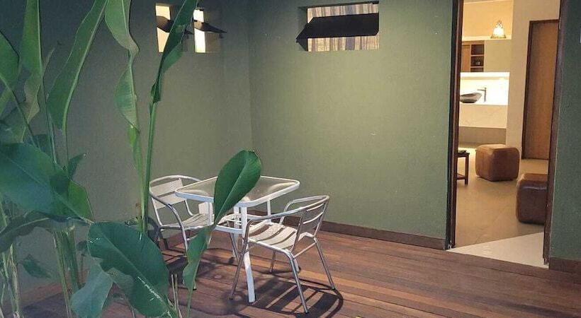 בית מלון כפרי Hiu