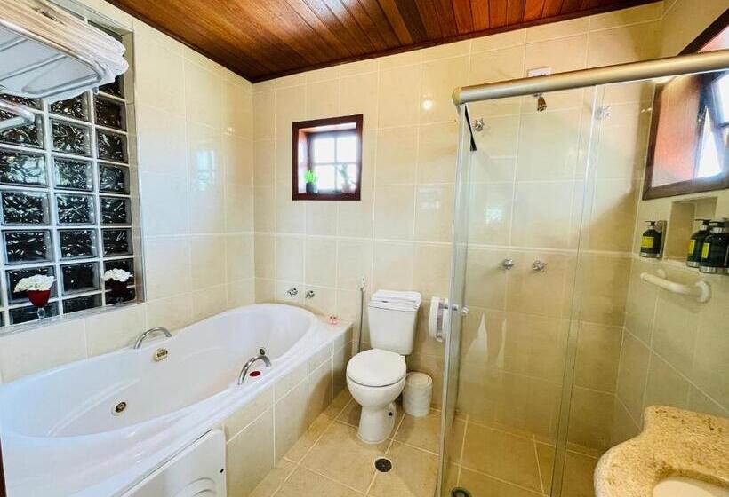 בית מלון כפרי Hiu