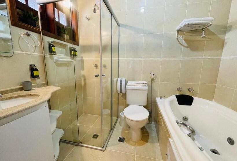 בית מלון כפרי Hiu