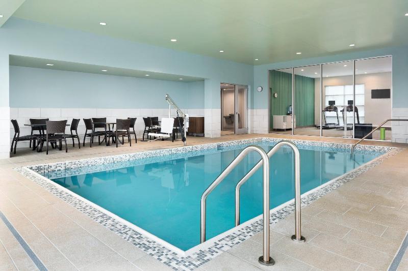 호텔 Holiday Inn Express & Suites Duluth North   Miller Hill, An Ihg