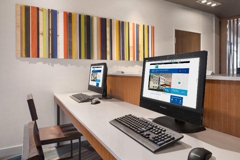 هتل Holiday Inn Express & Suites Duluth North   Miller Hill, An Ihg