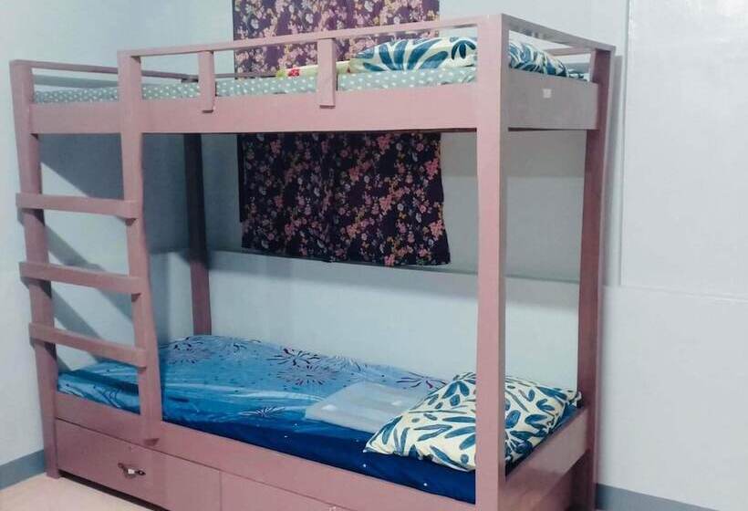 هتل Honeycomb Tourist Inn