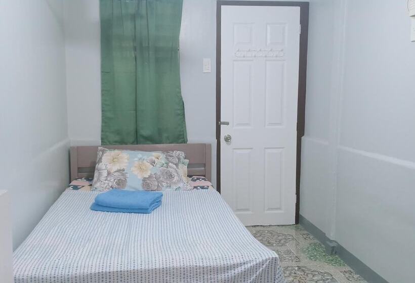 هتل Honeycomb Tourist Inn